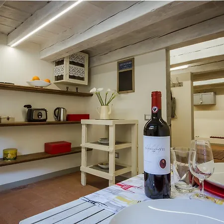 Charming And Cozy Maggio