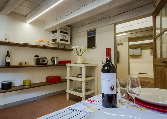 Charming And Cozy Maggio