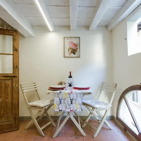 Charming And Cozy Maggio Florence
