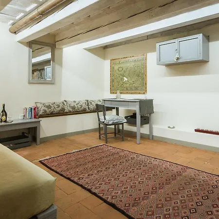 Charming And Cozy Maggio